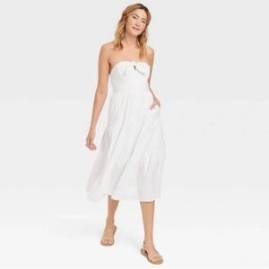 Universal Thread NWT Women's L White
Knotted Front Tiered Strapless Dress